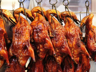 Gà Quay Kiểu Hong Kong – Da Căng Giòn, Thơm Ngũ Vị Chuẩn Nhà Hàng